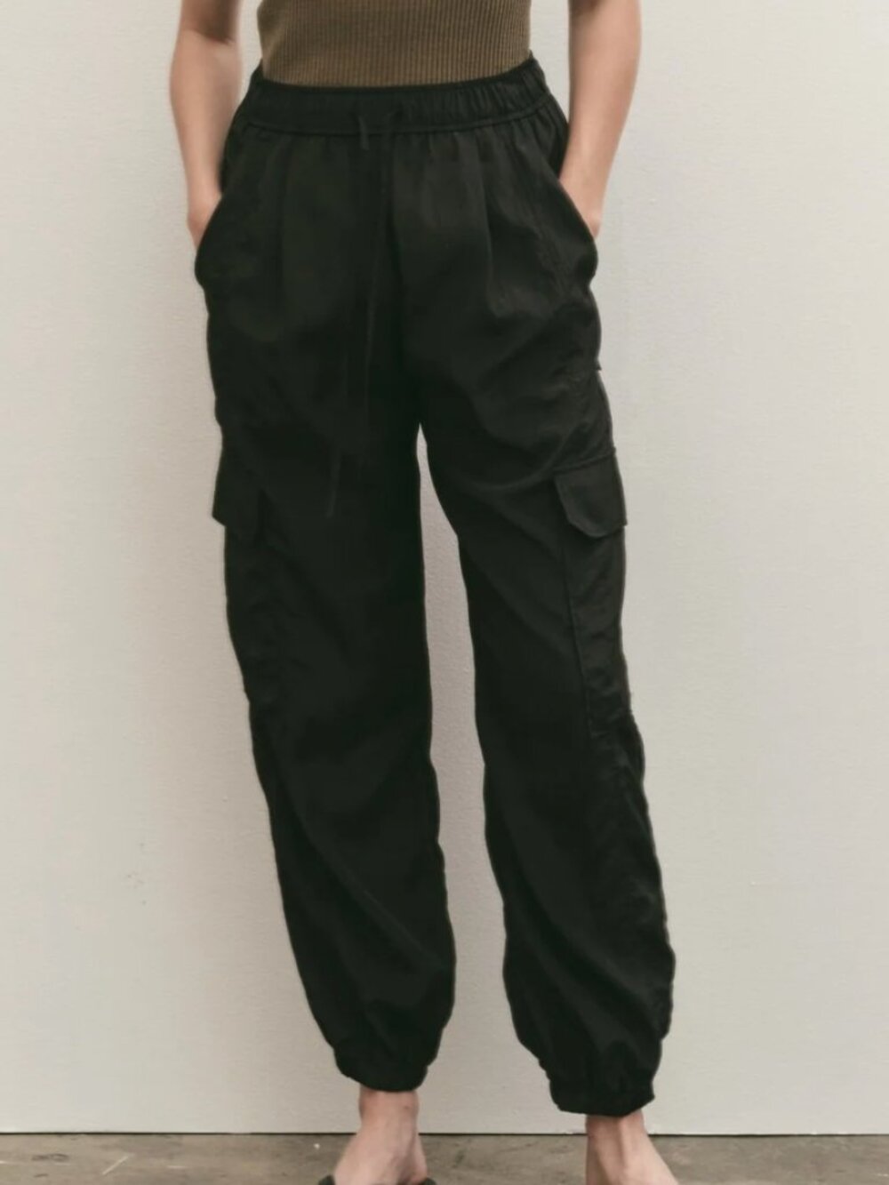 Mijeong Park Lightweight Silky Cargo pants – Black size L